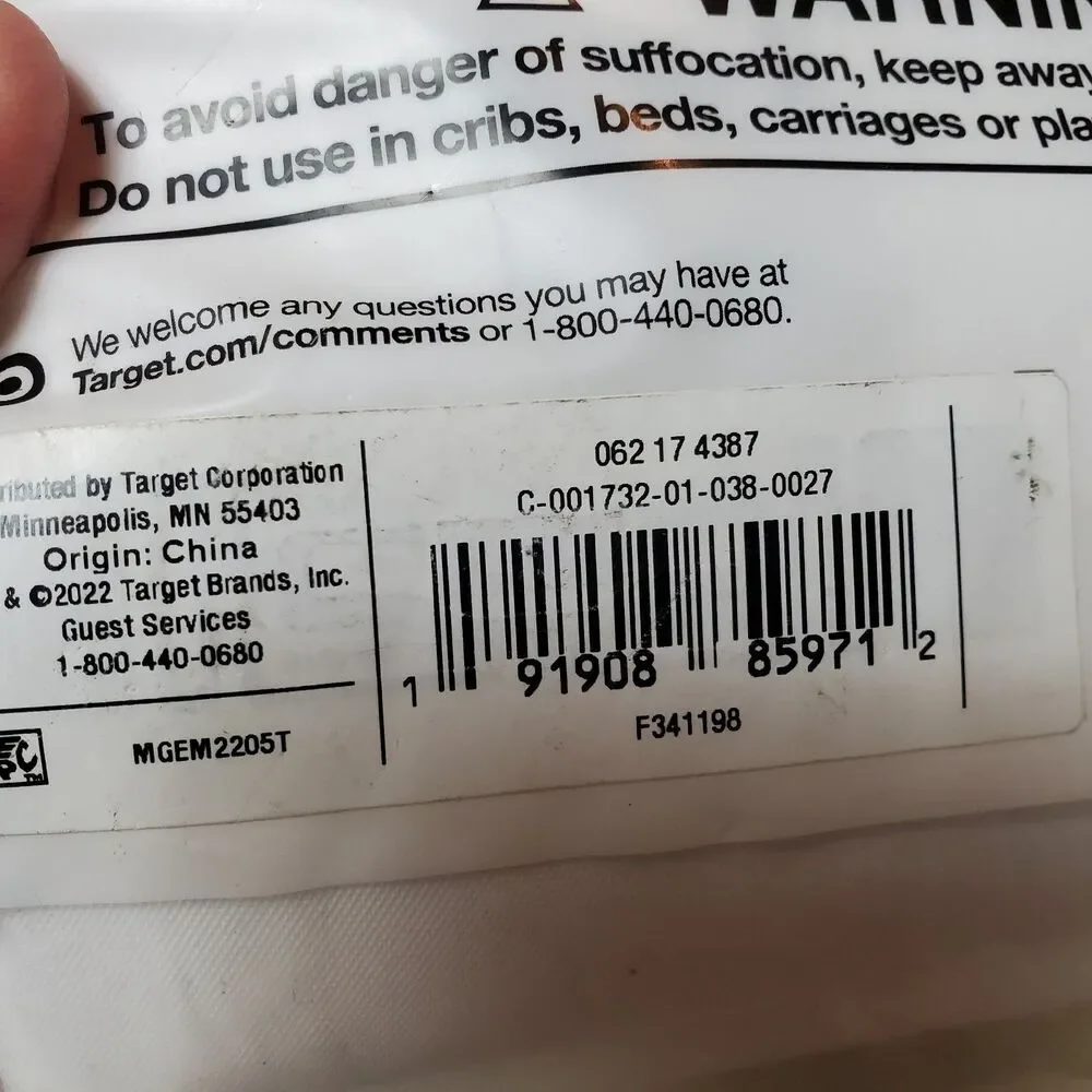 Room  Essentials OEKO TEX Zippered Mattress Protector Twin XL 10
